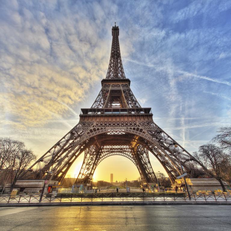 Eiffel Tower Champs De Mars Appartement Parijs Buitenkant foto