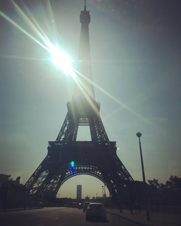 Eiffel Tower Champs De Mars Appartement Parijs Buitenkant foto
