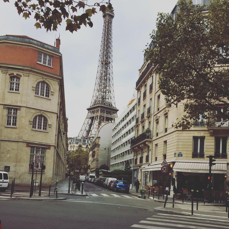 Eiffel Tower Champs De Mars Appartement Parijs Buitenkant foto