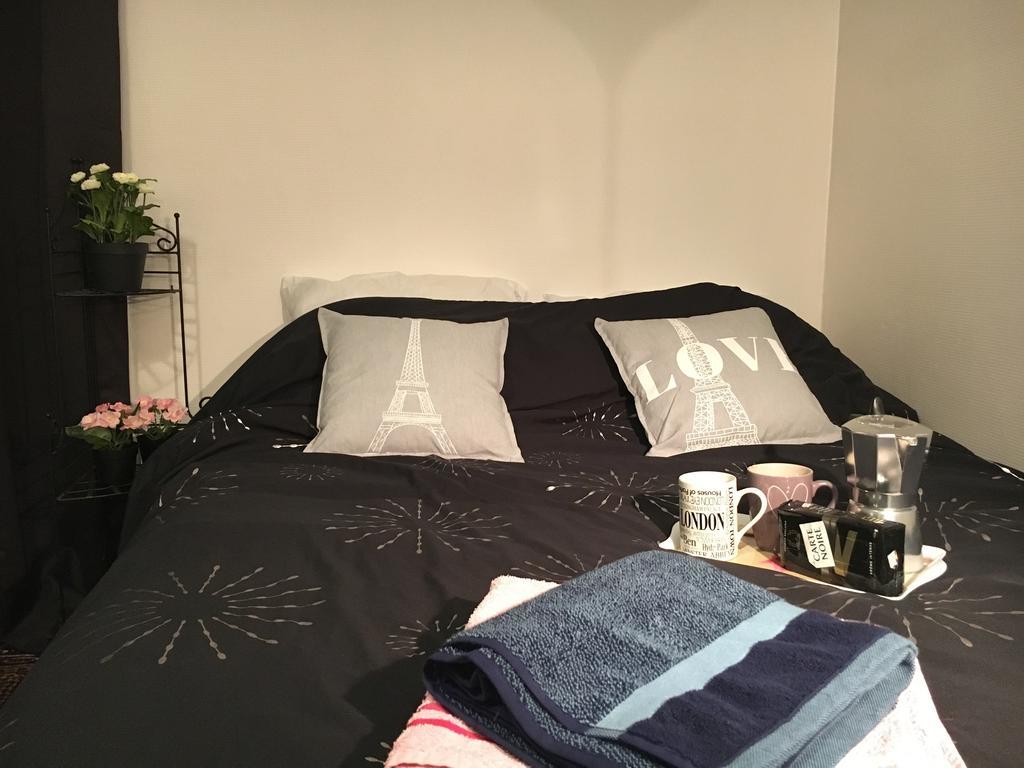 Eiffel Tower Champs De Mars Appartement Parijs Buitenkant foto